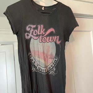 Folk Town Tee